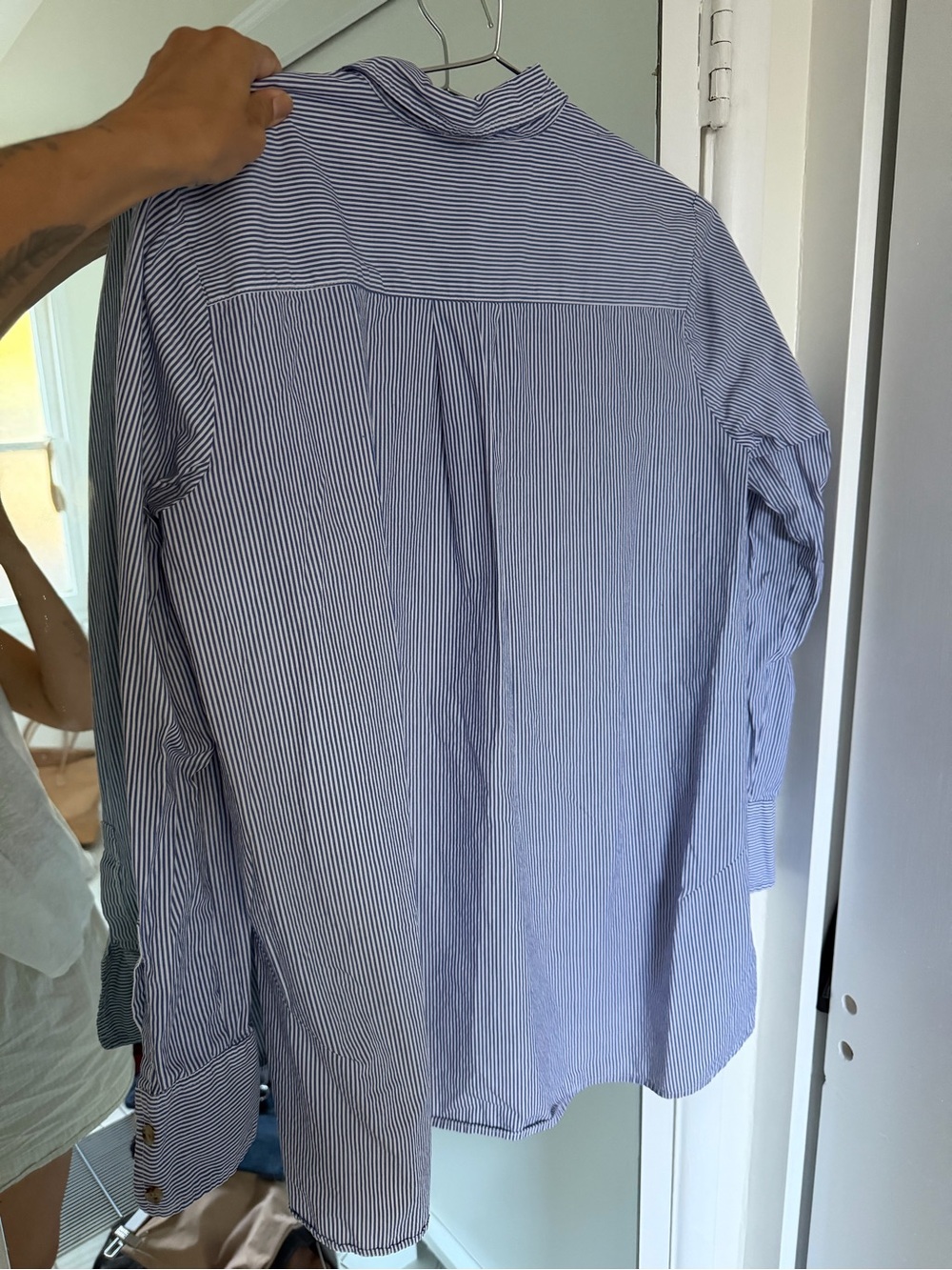 Hatch button down - Picture 2 of 4